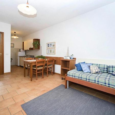 Terraced House In The Ca' Del Pino Holiday Complex With Communal Pool In Bibione Exterior foto